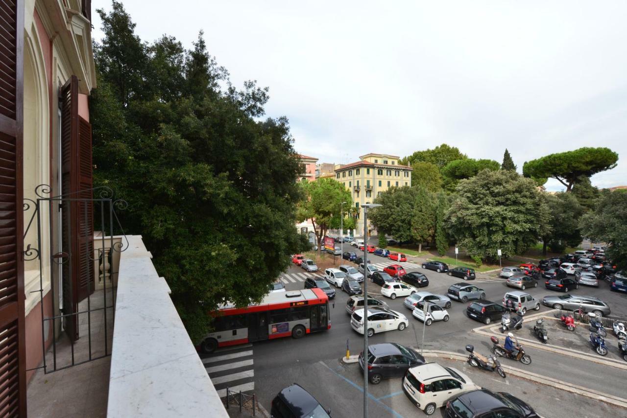 רומא Fabio Dei Velapazza Guesthouse מראה חיצוני תמונה